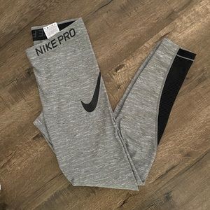 Nike Pro full leggings size small